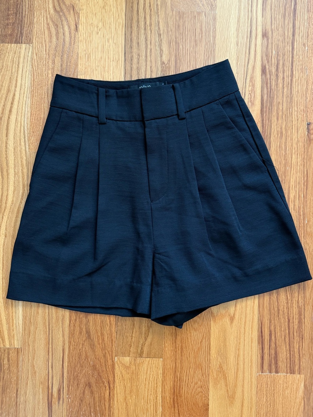 Simons Black High-Waist Pleated Shorts | Size xsmall